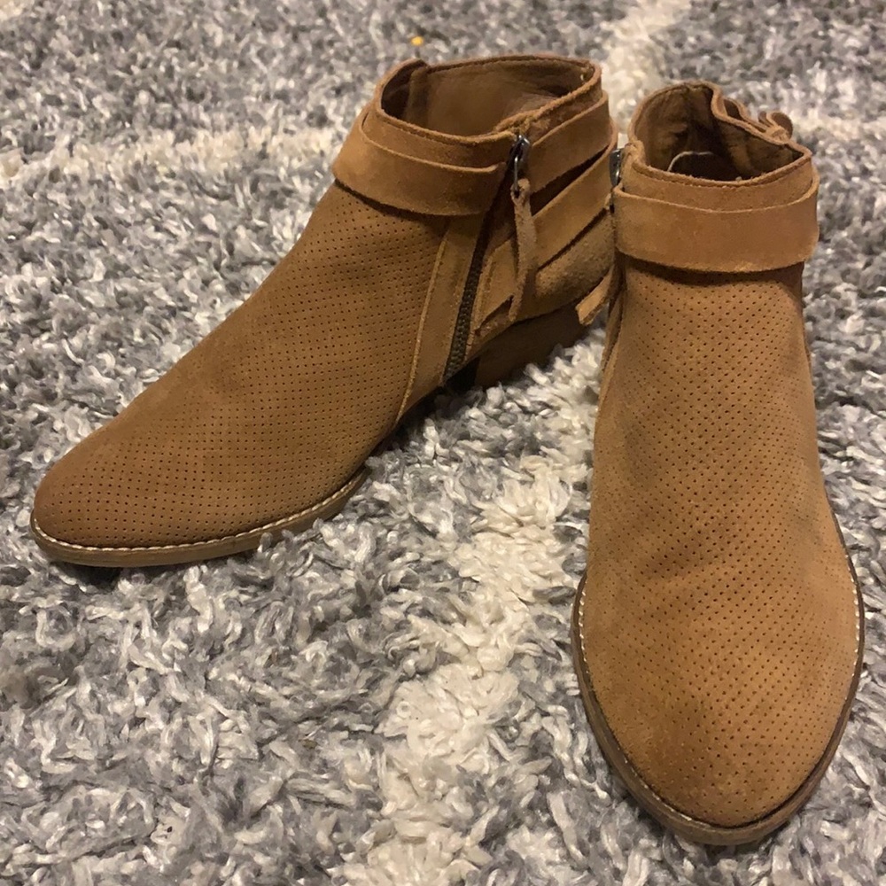 Dolce Vita size 8 booties